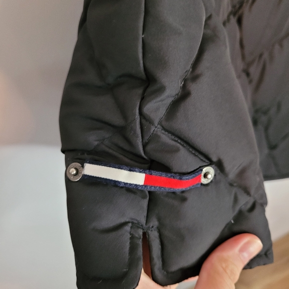 Tommy Hilfiger | Black Quilted Down Filled Zip-up Vest, With pockets - Picture 3 of 7